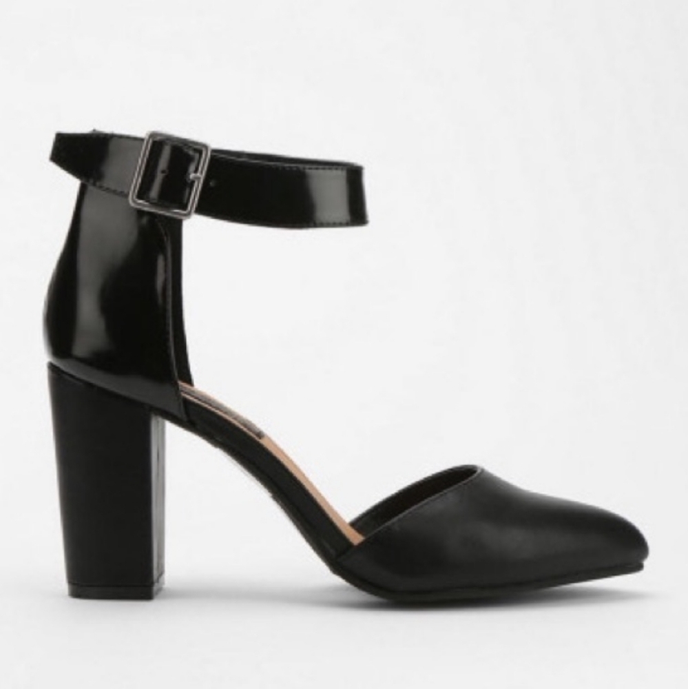 Deena & Ozzy Black Ankle Strap Block Heels 6